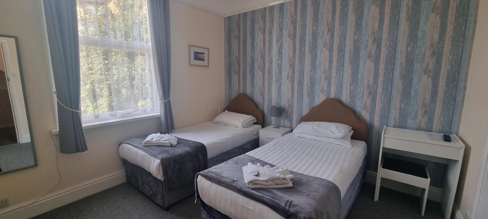 Royal Pier Hotel Sandown Exterior photo